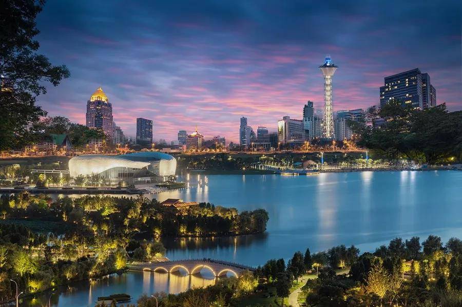 英雄联盟-冲刺阶段欧超杯焦点战，北京首钢门线救险，话题不断，数据趋势出现新变化(人马激战45分钟高清版市场反响)