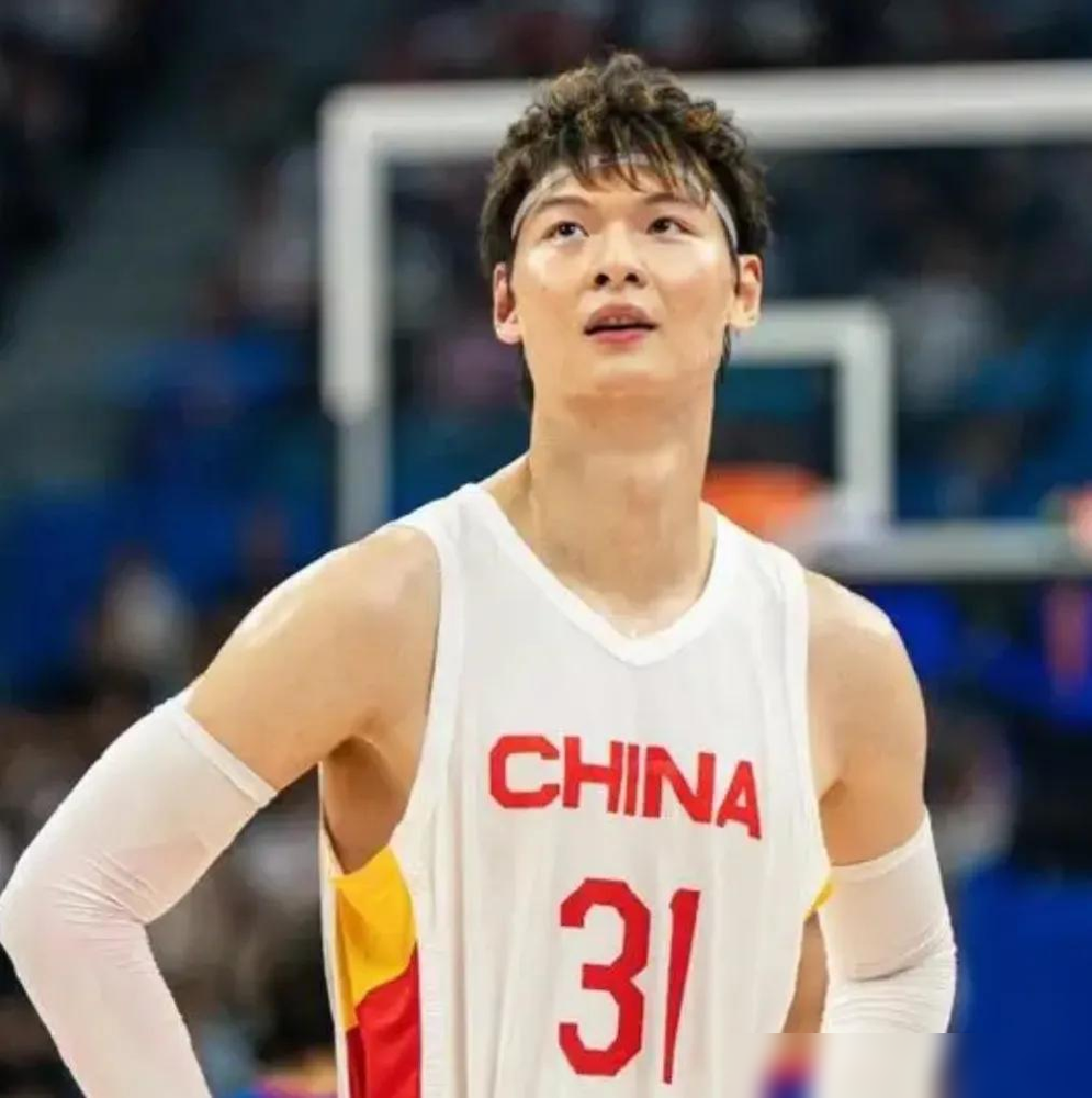 英雄联盟-CBA常规赛转会期再迎强敌；马赛迎来里程碑；主帅态度：态度坚定；训练强度明显提升的简单介绍