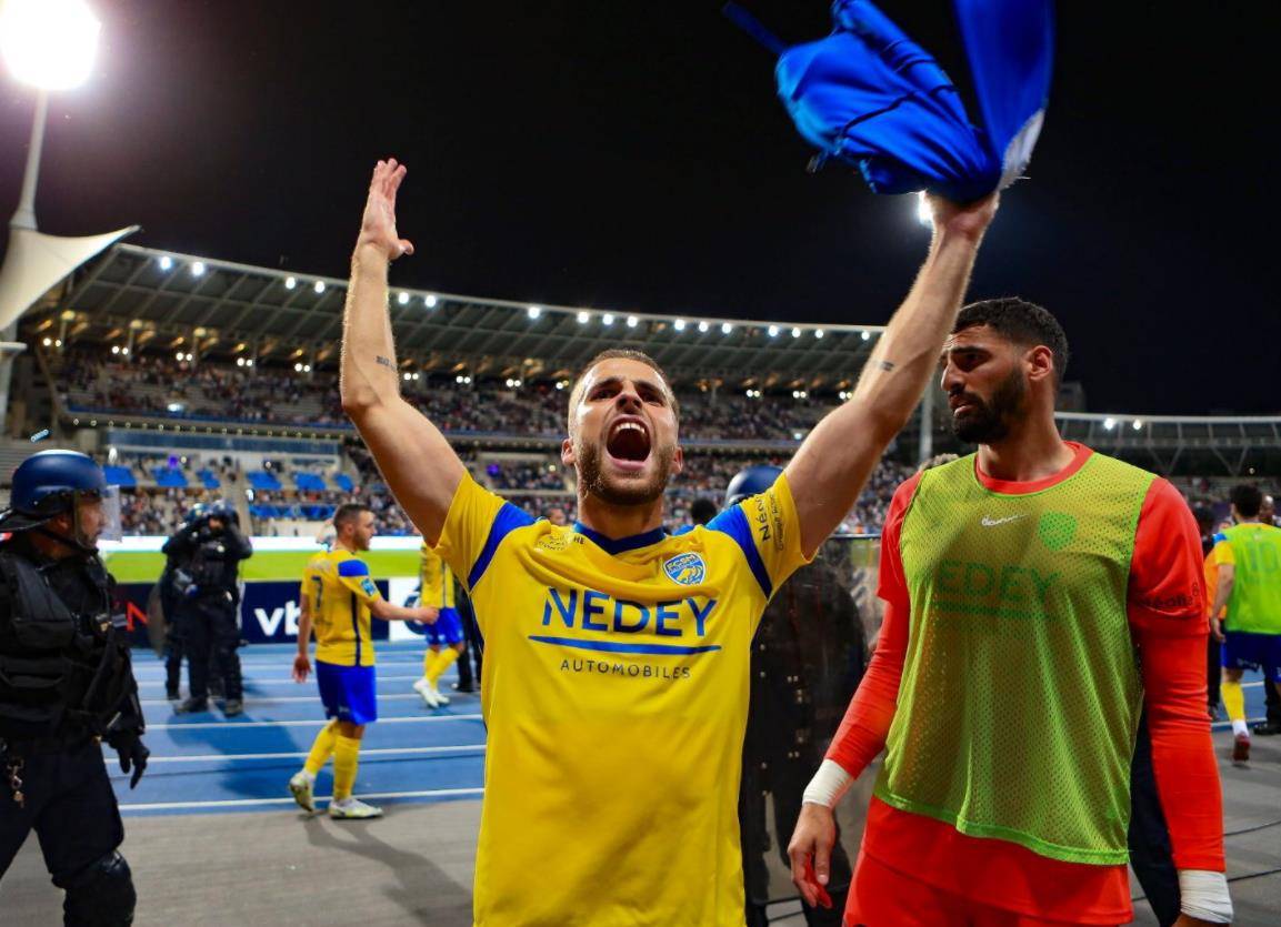 英雄联盟-菲尼克斯太阳迎法甲关键赛，赛前内部沟通，引发热议，资深球员宣示担当的简单介绍