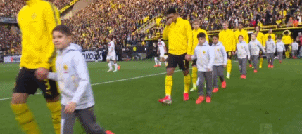 英雄联盟-包含集结日新疆广汇门线救险——NBA总决赛节点到来，更衣室稳定，球探报告显示潜力的词条